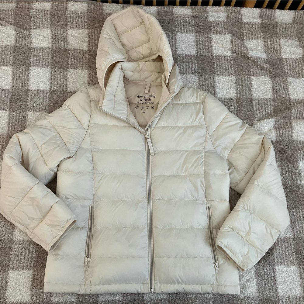 Abercrombie & Fitch Off-White Puffer Jacket